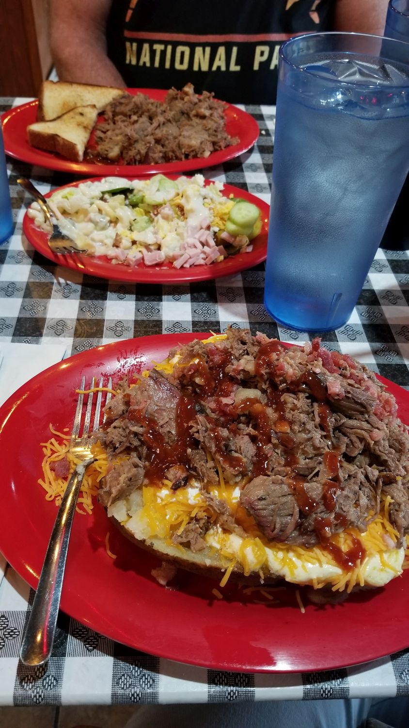 Cave City Bucky Bee's BBQ 